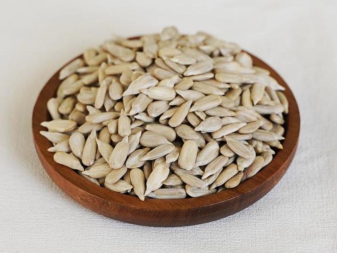 Raw Sunflower Seeds Kernels, New Crop, Original Flavor, for Snacks, Oil Pressing, Mooncake Filling, Pastry & Baking Ingredients, Wholesale Bulk